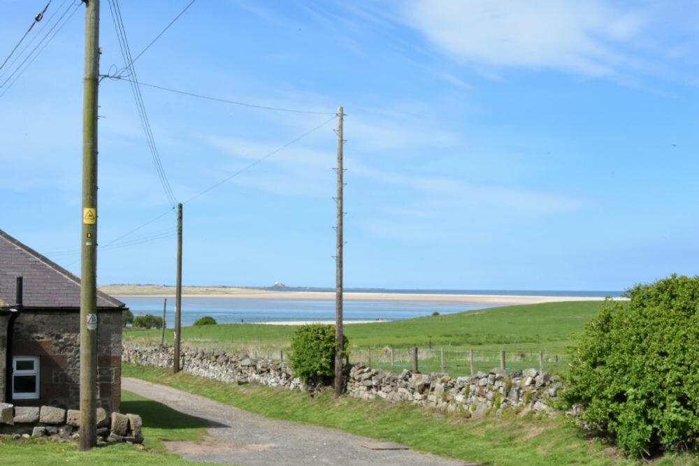 Kittiwake Cottage, Budle Bay バンボロー エクステリア 写真